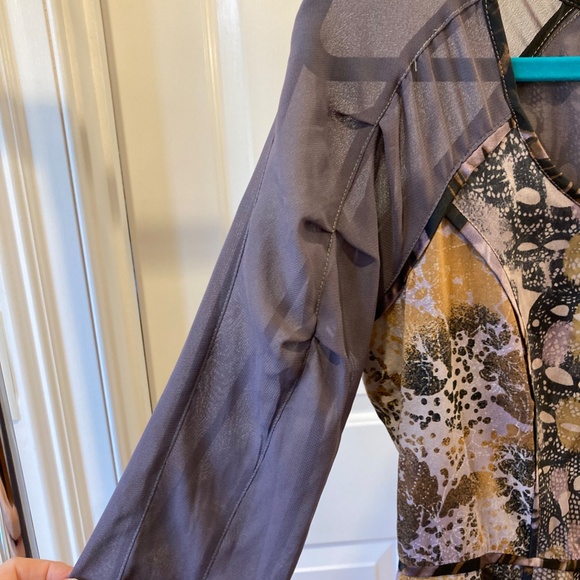 St. Martins silk print dress with sheer sleeves.  Size 6 - Picture 2 of 6